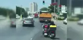 Küçükçekmece'de benzini biten motosiklet tehlikeli yolculuk yaptı