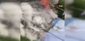 Alevlere teslim olan tek katlı ev kullanılmaz hale geldi