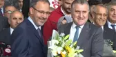Kasapoğlu'ndan görevi devralan yeni Gençlik ve Spor Bakanı Osman Aşkın Bak'ın esprisi salonu güldürdü: 5 yıl önce aynı konuşmayı ben yapmıştım