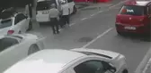 Fren yerine gaza bastı, çarptığı kişiyi metrelerce sürükledi...Kaza anı kamerada