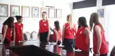 Marmaris Belediyesi Gençlikspor U-12 Voleybol Takımı Başkan Oktay'ı Ziyaret Etti