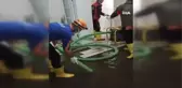 Yağışlar nedeniyle rögarlar tıkanınca evleri su bastı