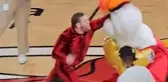 NBA maçına giden McGregor'dan skandal hareket! Maskotu hastanelik etti