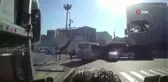 Başkent'te otobüs kazası araç kamerasına yansıdı