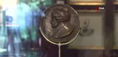 Fatih Sultan Mehmet madalyonunun sergilenmesine başlandı