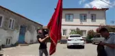 Balıkesirli Gençler 70 Yıllık İpek Bayrakla Törenlere Katılıyorlar