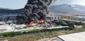 Geri dönüşümdeki yangın idari binaya da sıçradı