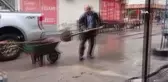 İspir'de altyapı çöktü, iş yerlerini su bastı