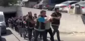 İstanbul'daki suç örgütü operasyonunda yakalanan 24 şüpheli adliyede