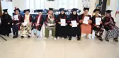 Öğrenmenin yaşı yok! Okuma yazma kursunu başarıyla tamamlayıp kep fırlattılar