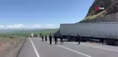 Ardahan'da Tırlar Çarpıştı: 2 Yaralı