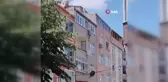 Gaziosmanpaşa'da camdan sarkıtan şahsın düşme anı kamerada