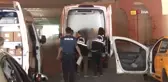 Zeytinburnu'nda taksi şoförü aracının içine ölü bulundu