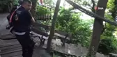 Kayalıklardan düşen genci kurtaran ekipler trenle hastaneye yetiştirdi