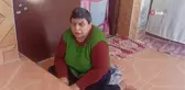 Eli öpülesi anne, engelli çocuklarına bebek gibi bakıyor