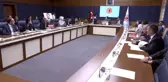 Ahmet Şık, Can Atalay'ın fotoğrafı ile TBMM İnsan Haklarını İnceleme Komisyonu'na geldi