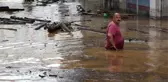 Karadeniz'de sel mücadelesi! Ev ve iş yerleri çamurla kaplandı, kayıp 1 kişi aranıyor