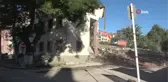 Depremde hasar alan valilik binası yıkılıyor