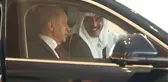 Körfez turunun 2. durağı başladı! Cumhurbaşkanı Erdoğan'ın hediyesi Katar Şeyhi'nin yüzünü güldürdü