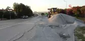 Kuşadası'nda terlikler asfalta yapıştı