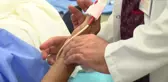 Damar tıkanıklığı tedavisinde 'el bileğinden yapılan anjiyo' yöntemi tercih ediliyor