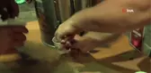 Dansçılar Arasında Gerçekleşen En Hızlı Çay İçme Yarışması