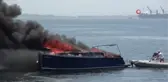 Pendik'te tekne alev topuna döndü
