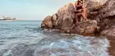 Ateş bacayı sarmış! Tatile çıkan Alina Boz ve Umut Evirgen sarmaş dolaş