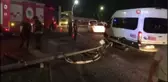 İki aracın kafa kafaya çarpıştığı kazada taksinin motoru fırladı: 3 yaralı