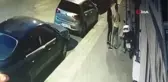 Çalıştıramadıkları motosikleti iterek çaldılar