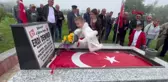Şehit askerin çocuğu sünnet düğünü öncesi babasının mezarını ziyaret etti