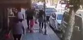 Kaldırımda Yürüyen Baba ve Kızın Üstüne Beton Parçaları Düştü