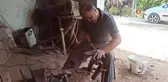 Baba mesleği olan nalbantlığı yaşatmaya çalışıyor