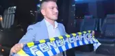 Pozunu da verdi! Cengiz Ünder, Fenerbahçe için İstanbul'da