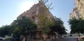 Diyarbakır'da ağır hasarlı binaların yıkımı için cadde trafiğe kapatıldı