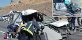 Van'da minibüsün kamyona çarpması sonucu 3 kişi hayatını kaybetti
