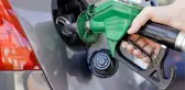 Benzinin litresine bu gece itibarıyla 1 lira 55 kuruş zam geldi