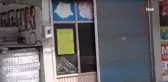 Sıcaktan bunalan esnaf denize gitti! Dükkanının camına astığı yazıyı görenler şaşkına döndü
