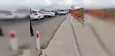 Balıkesir'de canlı hayvan taşıyan kamyon ile otomobil çarpıştı: 3 yaralı