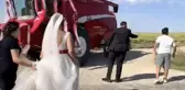 Genç çiftçi düğününde biçerdöveri gelin arabası yaptı