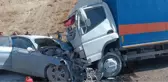 Hakkari'de Kamyonetle Otomobil Çarpıştı: 2 Ölü, 2 Yaralı