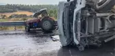 Manisa'da Kamyonun Çarptığı Traktördeki Kadın Hayatını Kaybetti