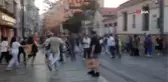 Taksim'de Burger King Çalışanları Tarafından Darp Edilen Baba