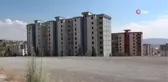 Depremde ağır hasar alan binaların dinamitle yıkımına başlandı