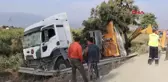 Denizli'de Kamyonun Otobüse Çarpması Sonucu 6 Kişi Öldü