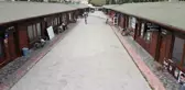 Hatay'da depremzedeler çarşıda eski günlerine dönmek için mücadele ediyor