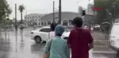 İzmir'de Sağanak Yağış: Cadde ve Sokaklarda Su Birikintileri Oluştu