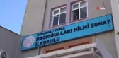Tuzla'da öğrenciler ilk derste defterlerini ve kitaplarını sıralarında buldu