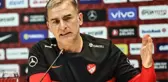 Fark açılınca taraftar çıldırdı! Stefan Kuntz istifaya çağırıldı, takım yuhalandı