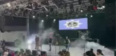 Ünlü grubun konserinde gençler uyuşturucuya karşı uyarıldı